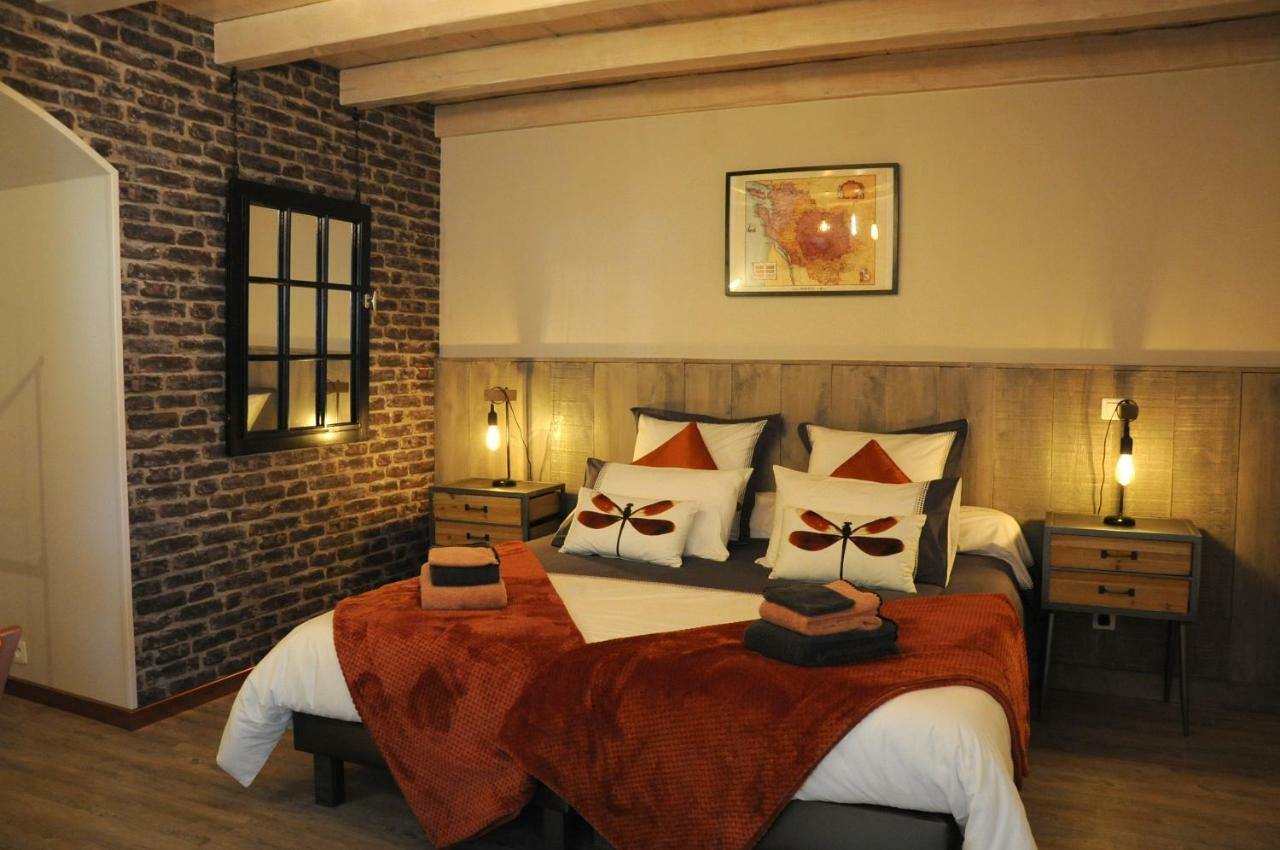 Bed and Breakfast Le Nid De Sigogne Exterior foto